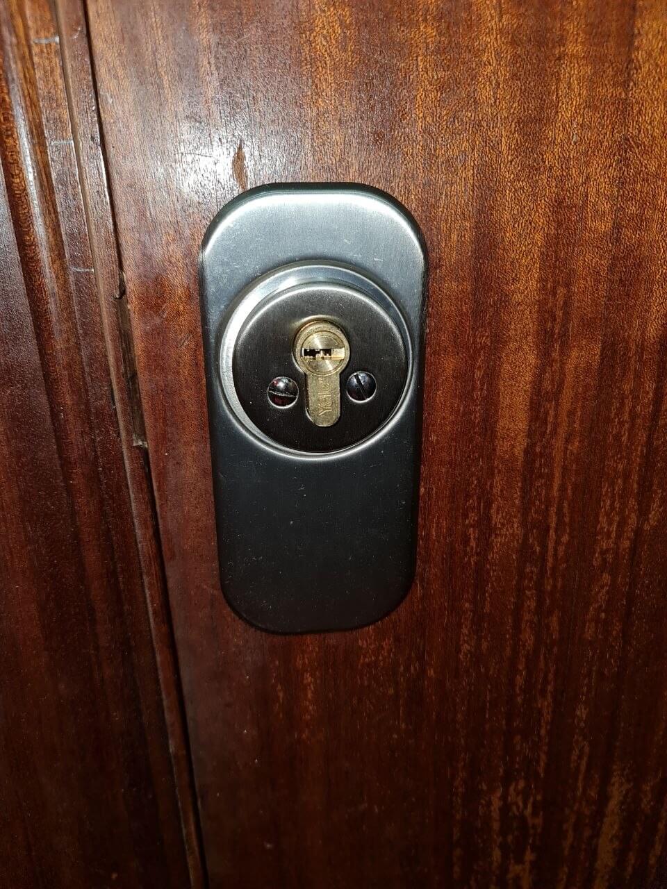 Cambio de cerradura antigua por actual