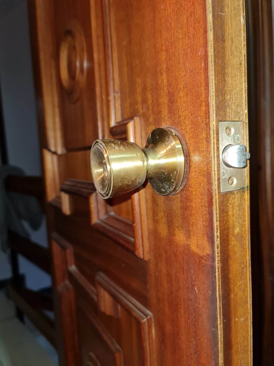 Cambio de cerradura antigua por actual