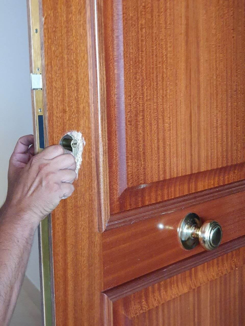 Reparación de puertas y cerraduras