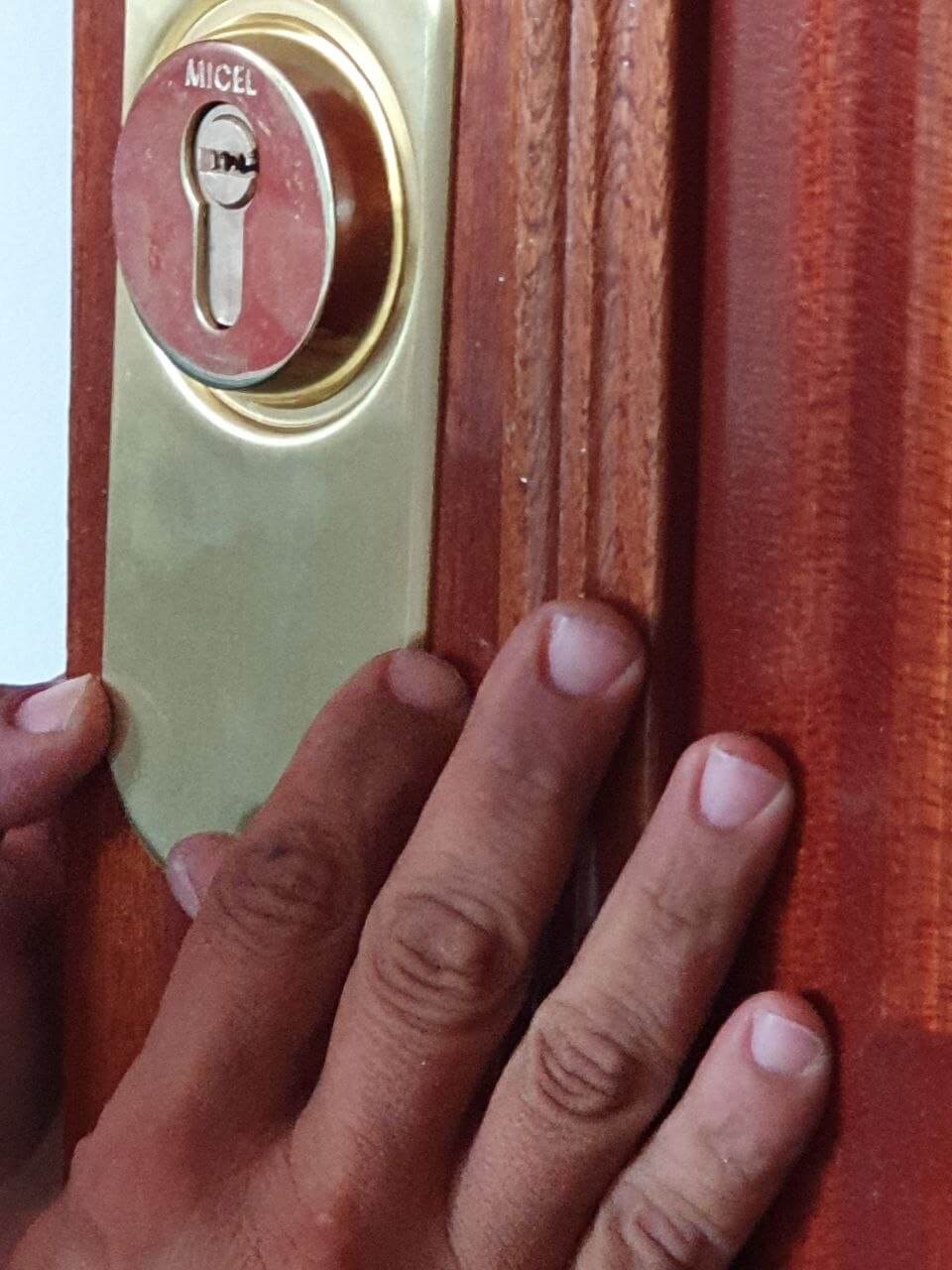 Reparación de puertas y cerraduras