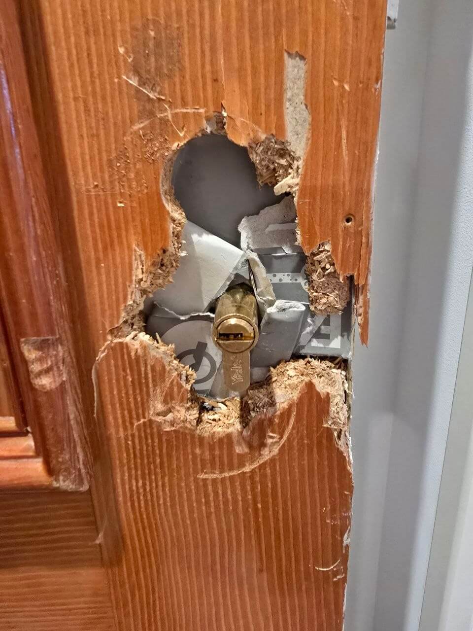 Reparación tras robo en vivienda II