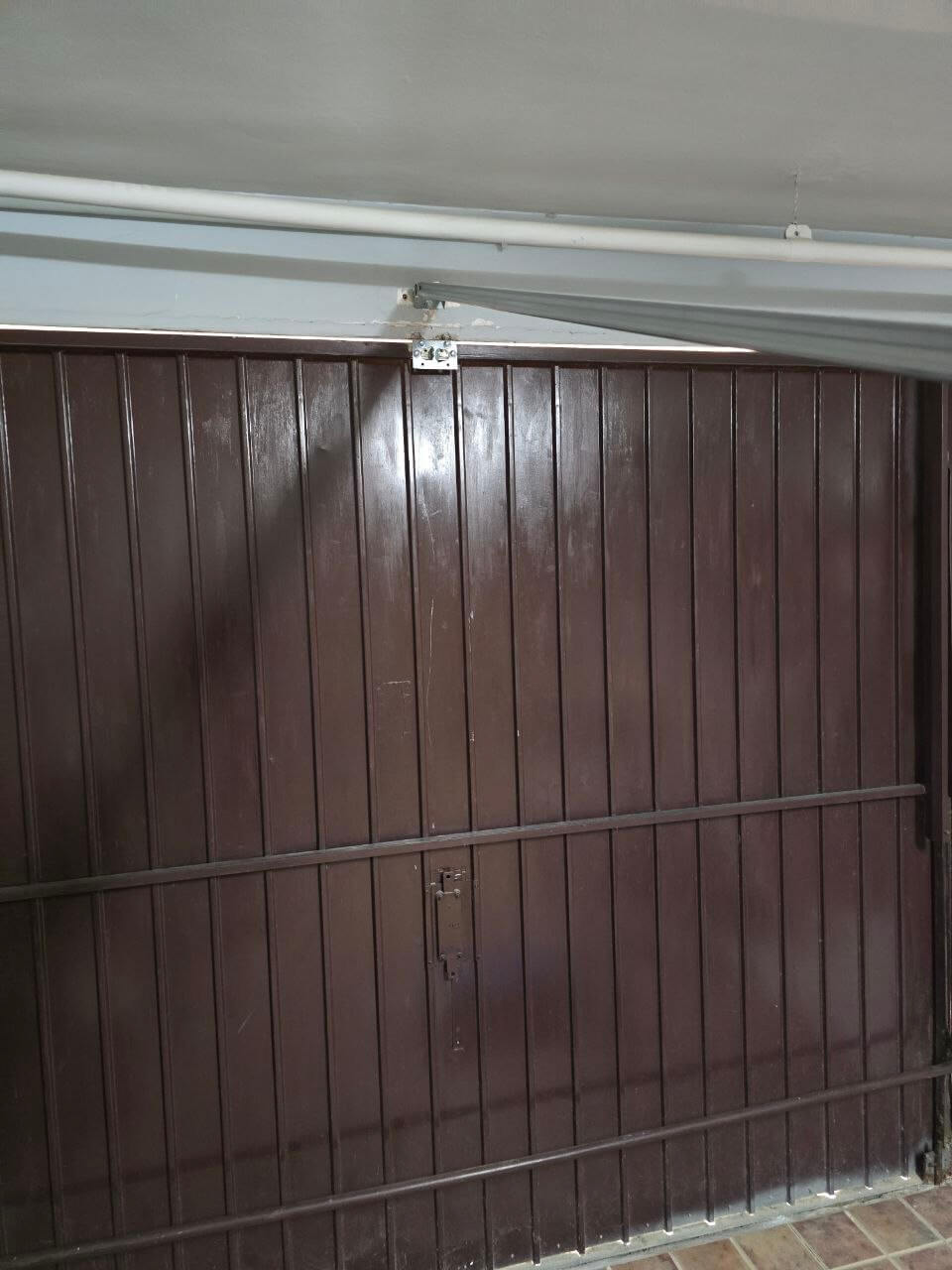 Ajuste de puerta basculante