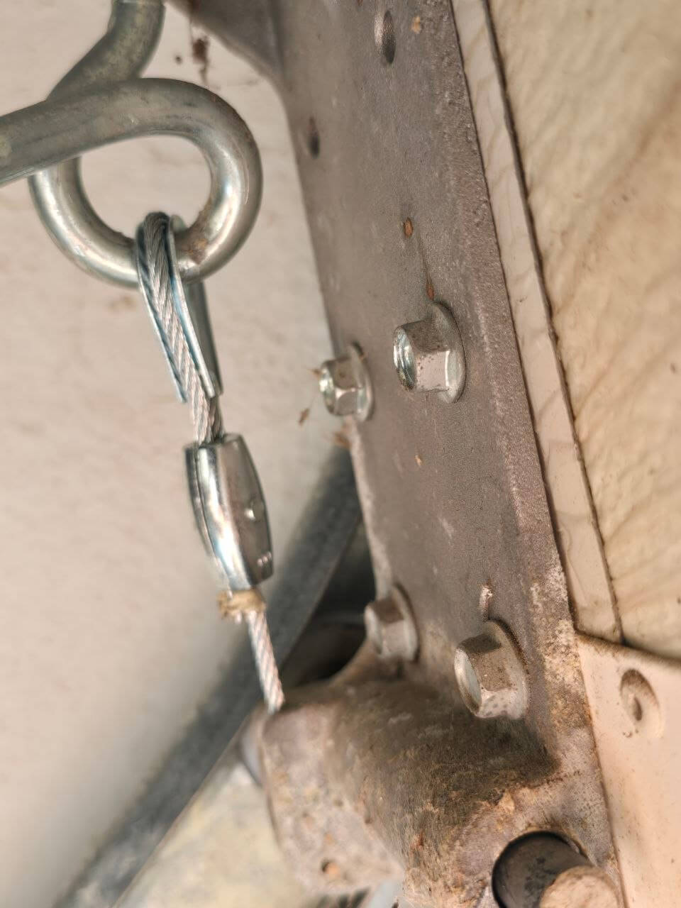 Instalación puerta seccional