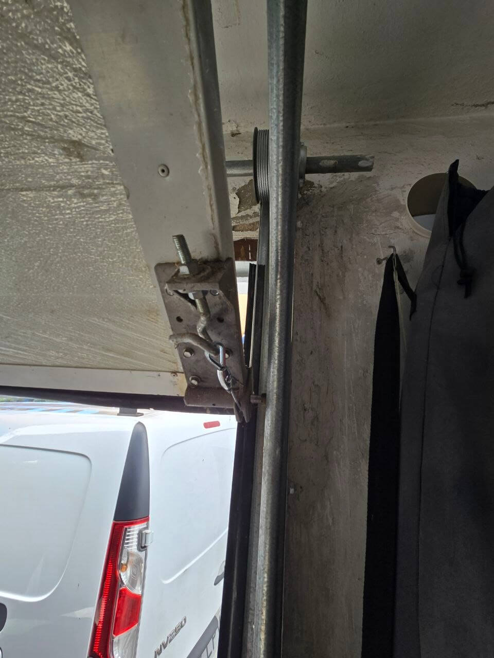 Reparación puerta seccional